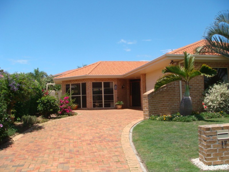 17 Carpenter Way, Sandstone Point QLD 4511