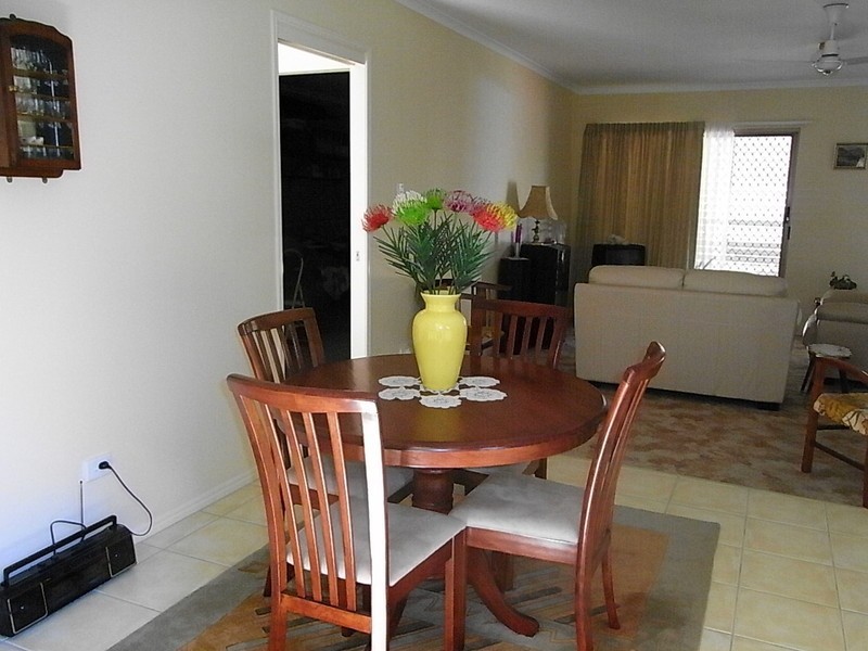 2/13 Fourth Avenue, Bongaree QLD 4507