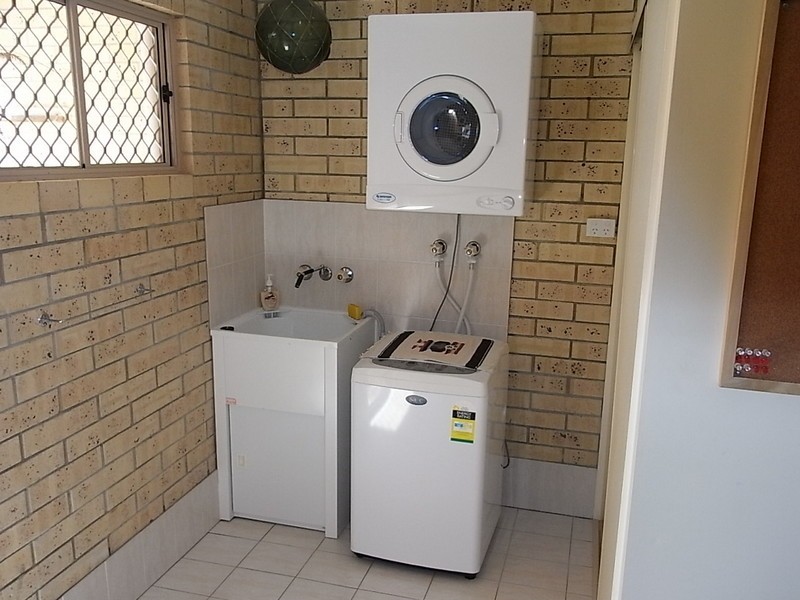 2/13 Fourth Avenue, Bongaree QLD 4507