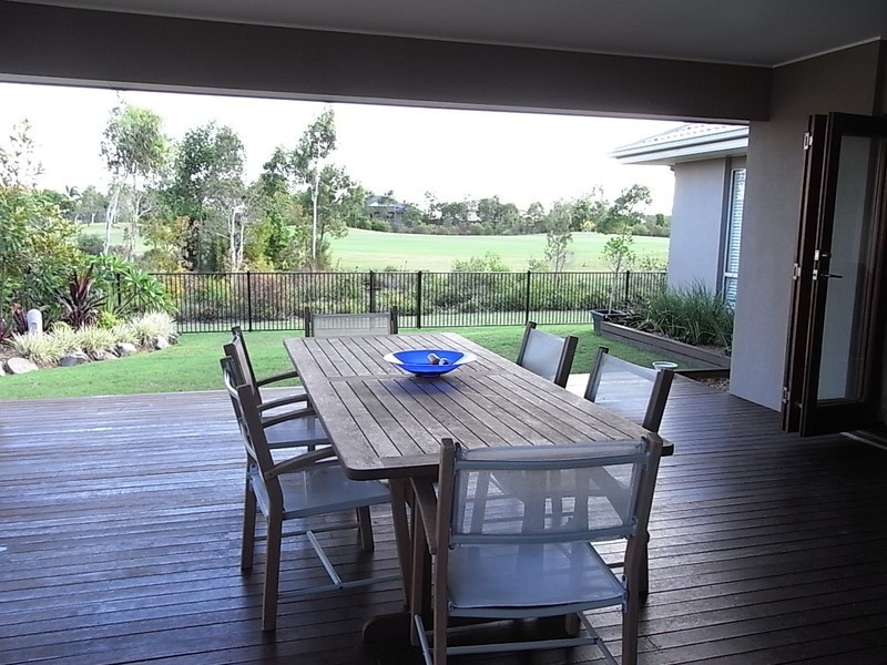 9 Vanillalily Close, Banksia Beach QLD 4507