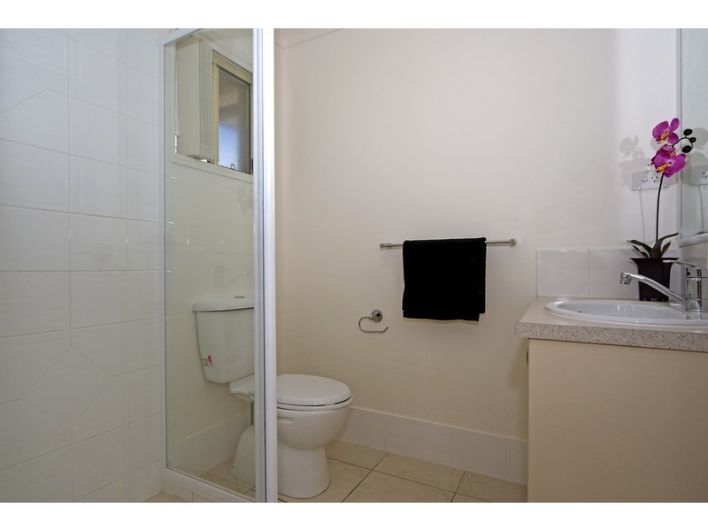 6 Bronte Place, Sandstone Point QLD 4511