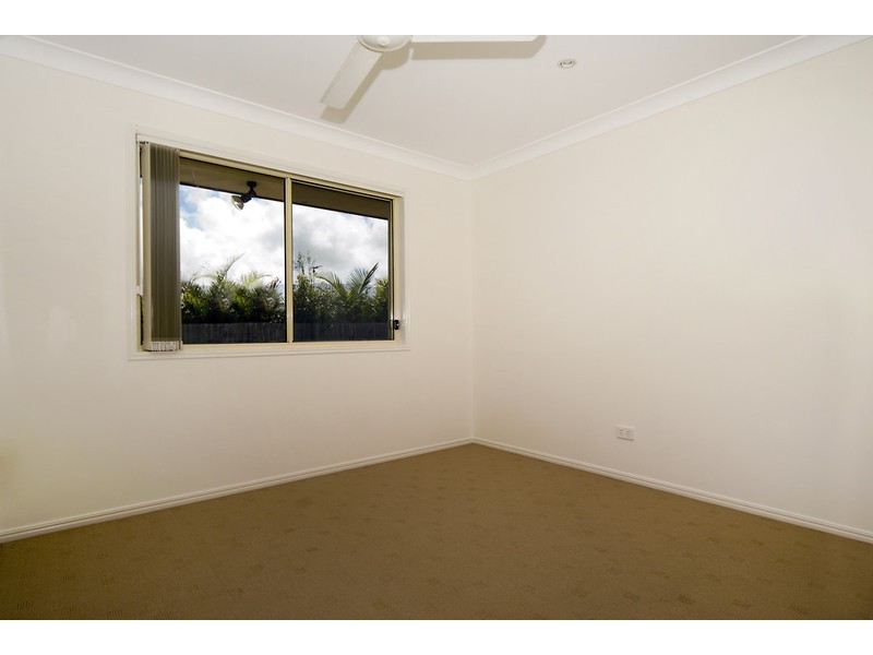 6 Bronte Place, Sandstone Point QLD 4511