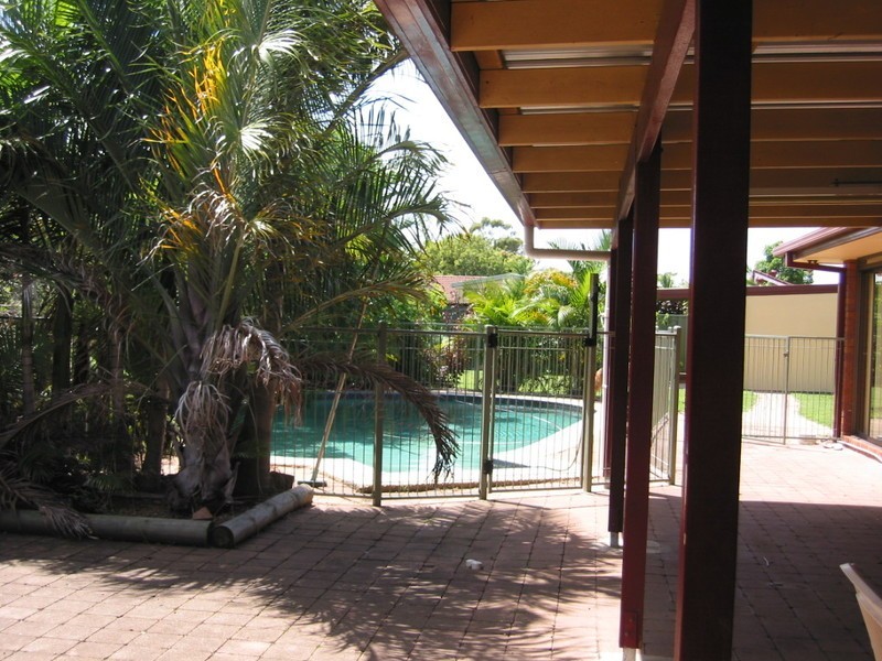 3 Carl Court, Banksia Beach QLD 4507