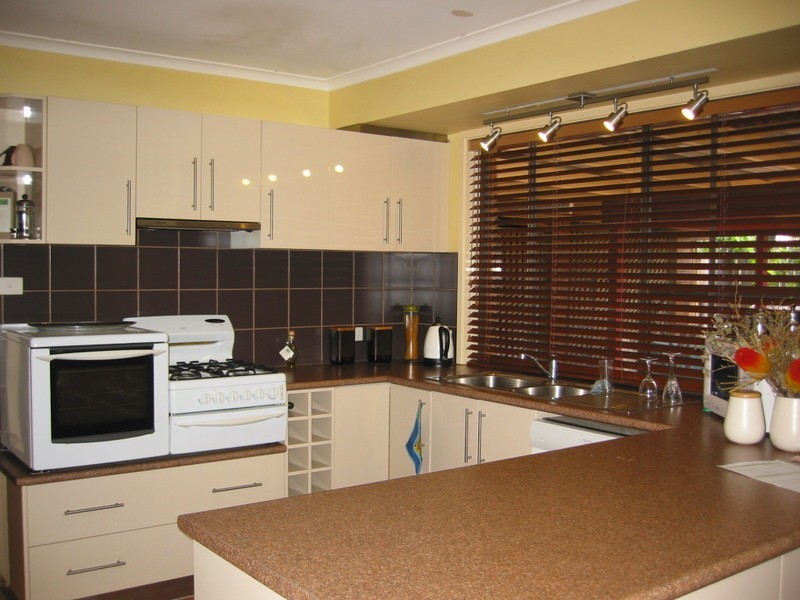 3 Carl Court, Banksia Beach QLD 4507
