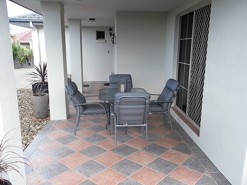 16 Scarborough Court, Sandstone Point QLD 4511