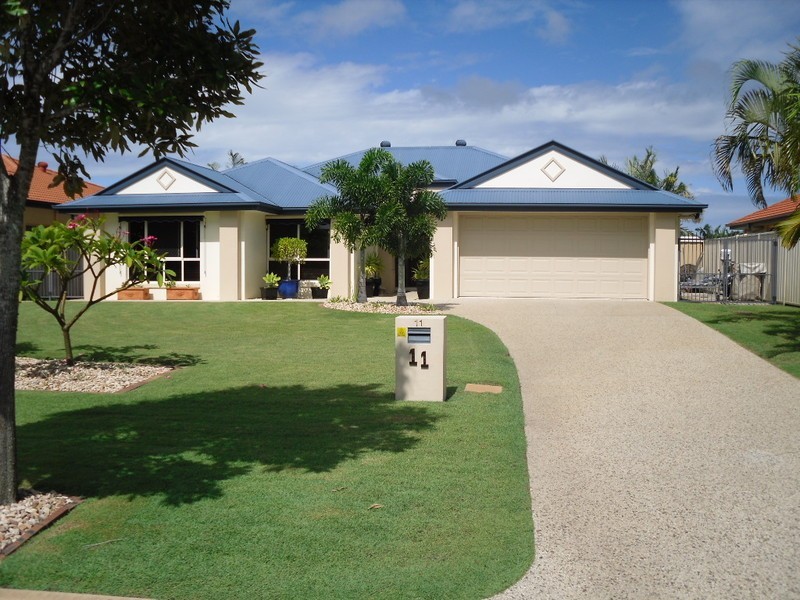 11 Dugong Crescent, Banksia Beach QLD 4507