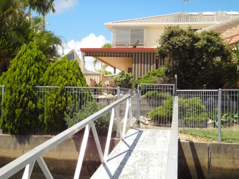 1/4 Tradewinds Drive, Banksia Beach QLD 4507