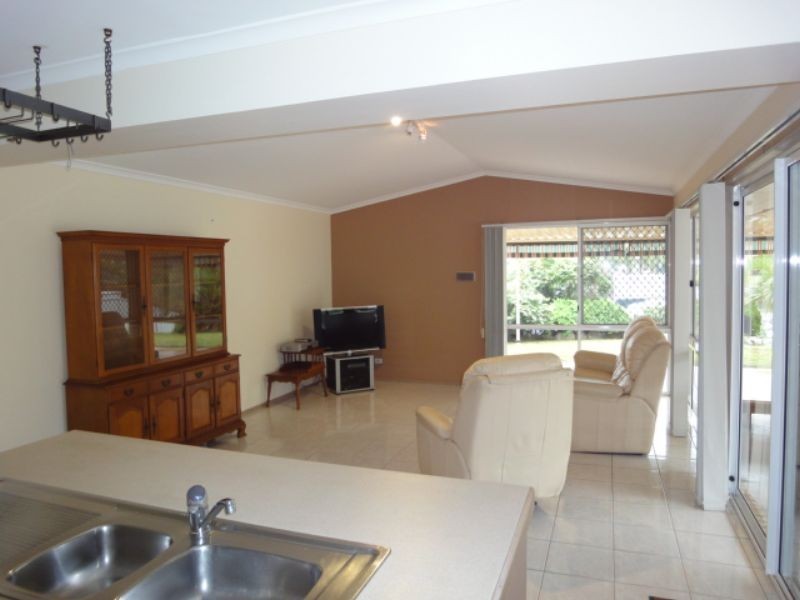 1/4 Tradewinds Drive, Banksia Beach QLD 4507