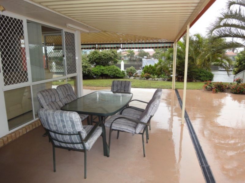 1/4 Tradewinds Drive, Banksia Beach QLD 4507
