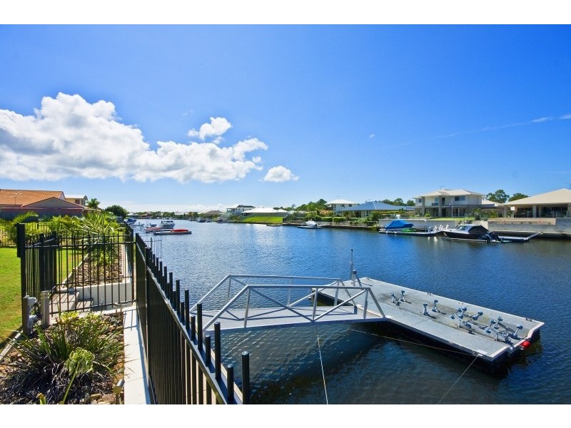 102 Kangaroo Avenue, Bongaree QLD 4507