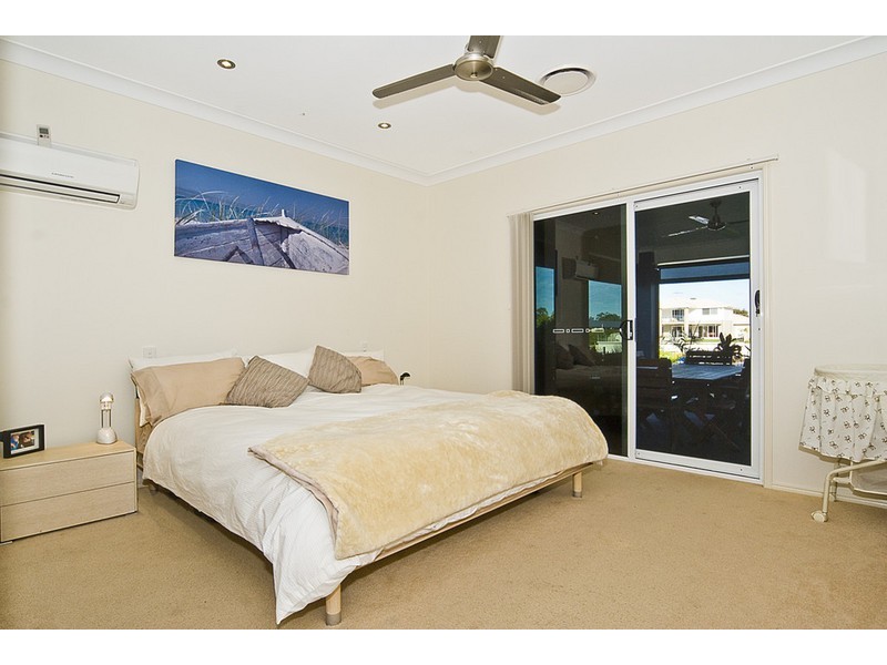 102 Kangaroo Avenue, Bongaree QLD 4507