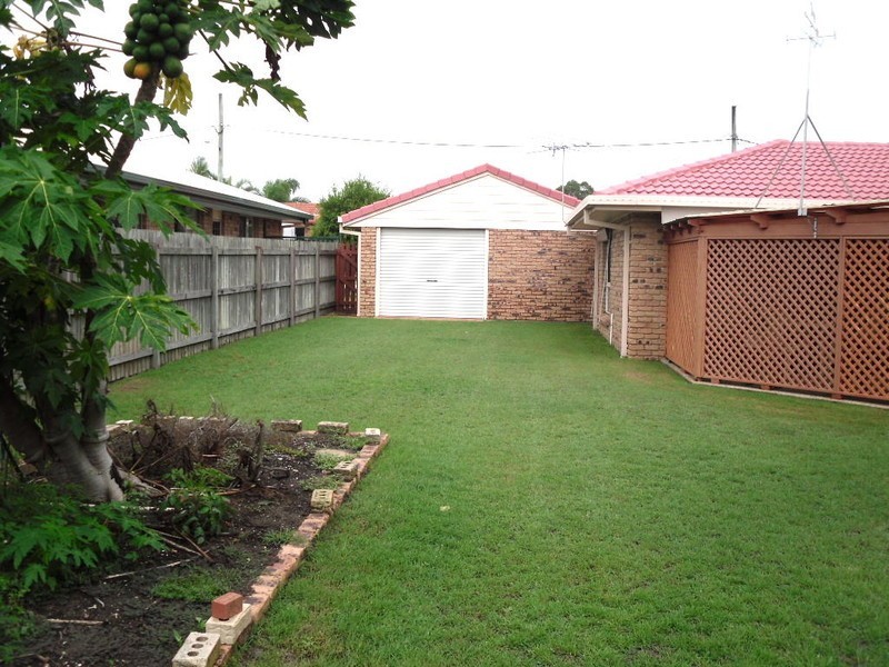 4 Village Avenue, Bongaree QLD 4507
