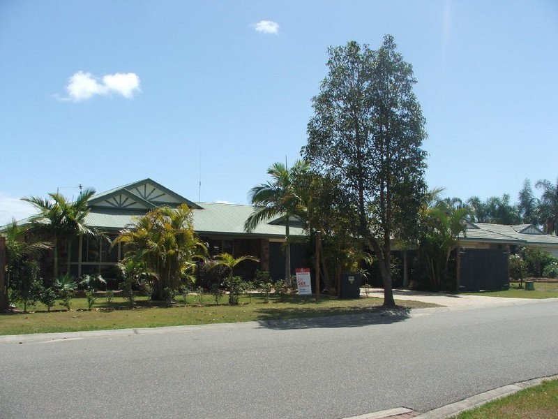 30  Mackeral Street, Sandstone Point QLD 4511