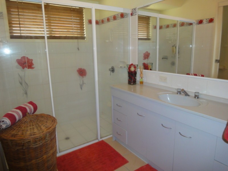 26 Dianthus Avenue, Banksia Beach QLD 4507