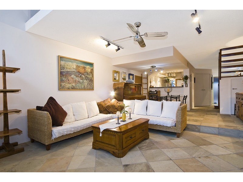 A16 Spinnaker Drive, Sandstone Point QLD 4511