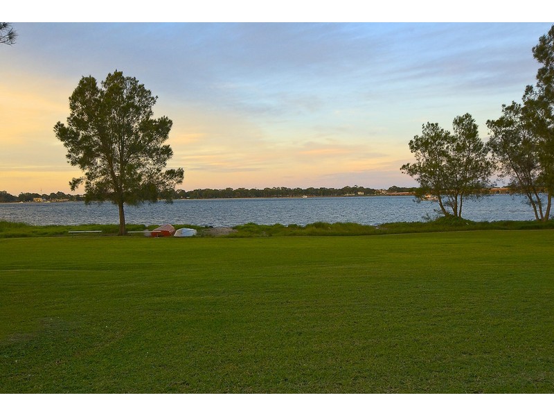 A16 Spinnaker Drive, Sandstone Point QLD 4511