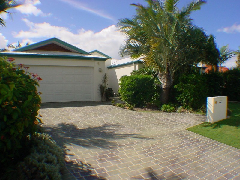 10 Pacific Drive, Banksia Beach QLD 4507