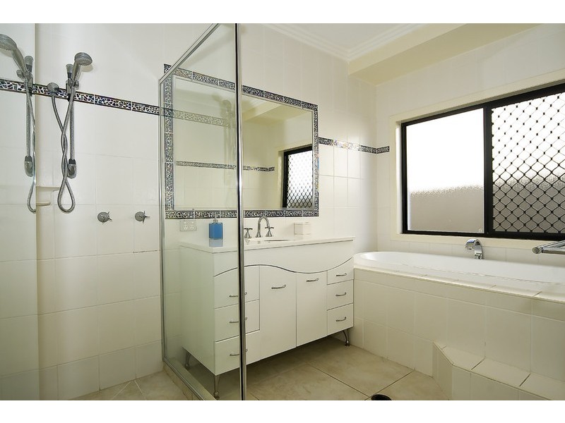 34 Raptor Parade, Banksia Beach QLD 4507