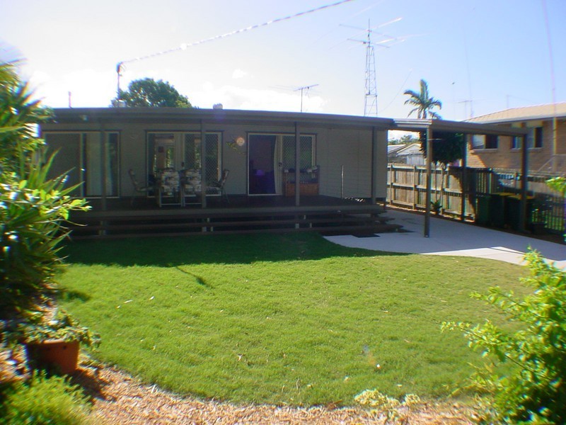 27 Cumming Street, Bongaree QLD 4507