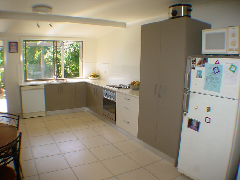 27 Cumming Street, Bongaree QLD 4507