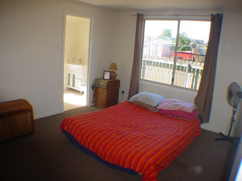 27 Cumming Street, Bongaree QLD 4507