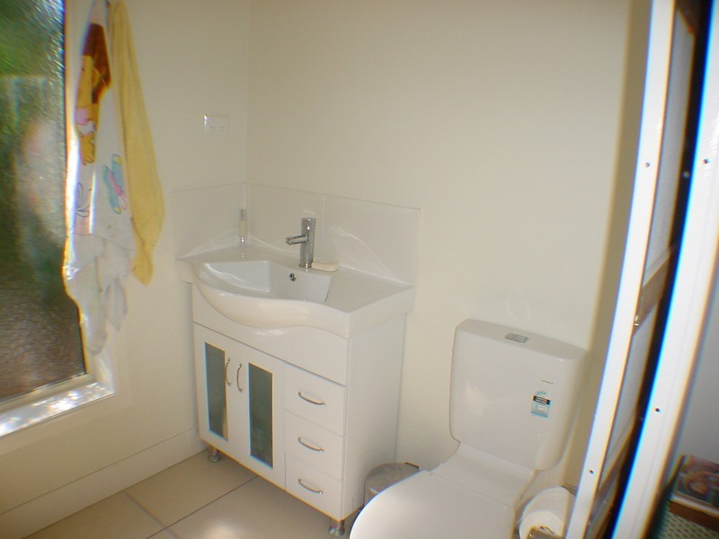 27 Cumming Street, Bongaree QLD 4507
