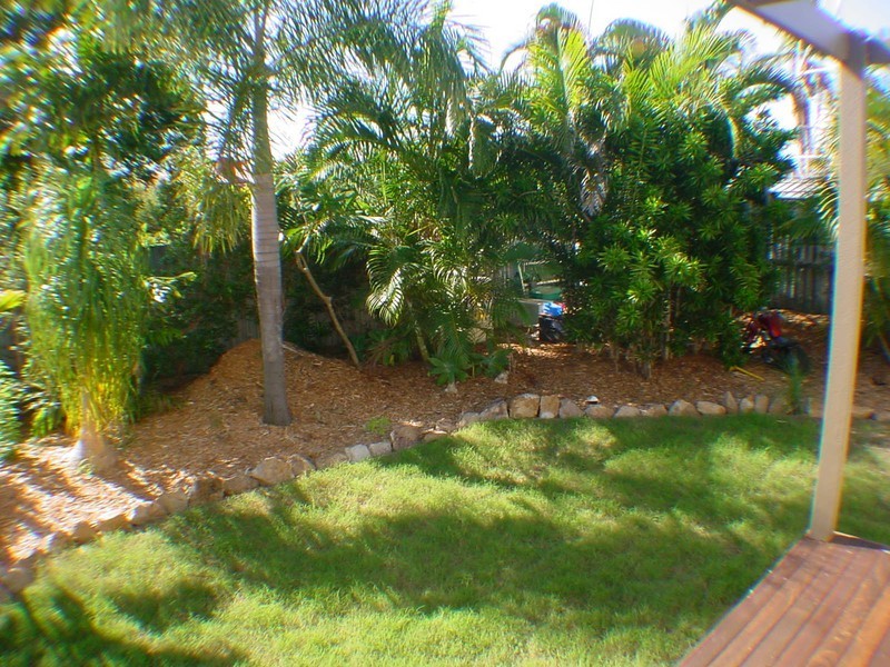 27 Cumming Street, Bongaree QLD 4507