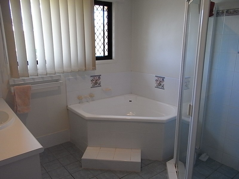 2 Brookes Crescent, Woorim QLD 4507
