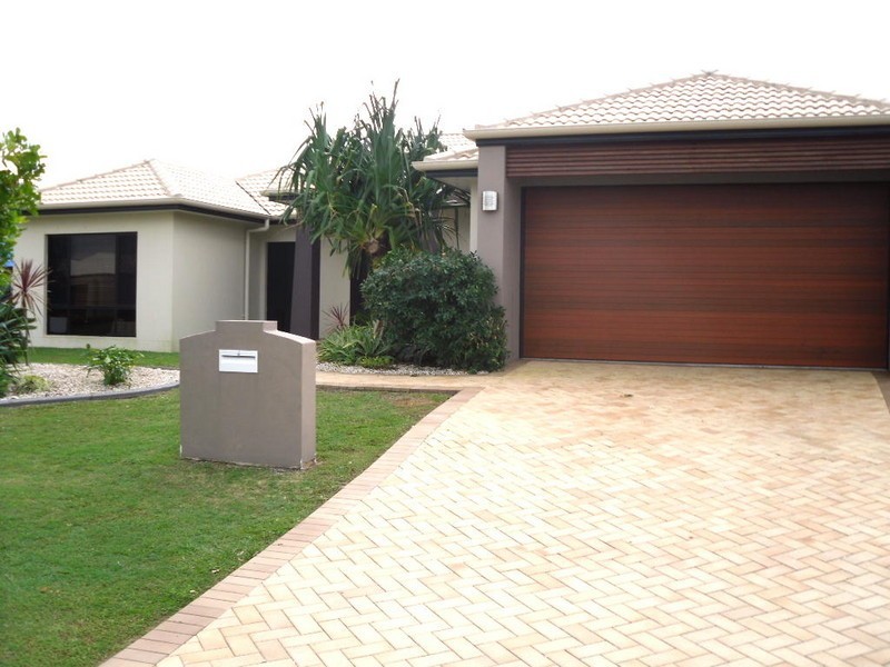 4 Seaeagle Place, Banksia Beach QLD 4507