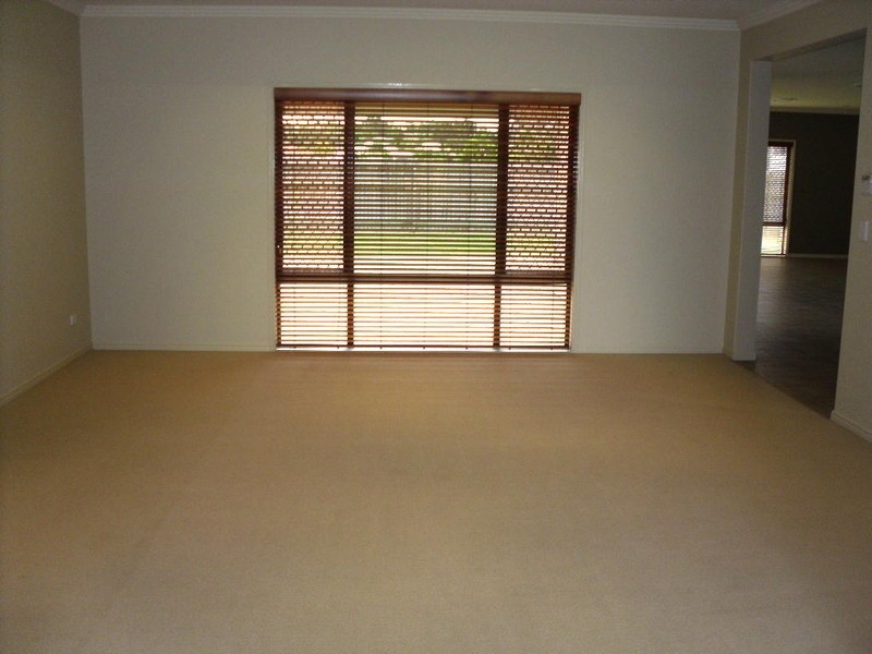 4 Seaeagle Place, Banksia Beach QLD 4507