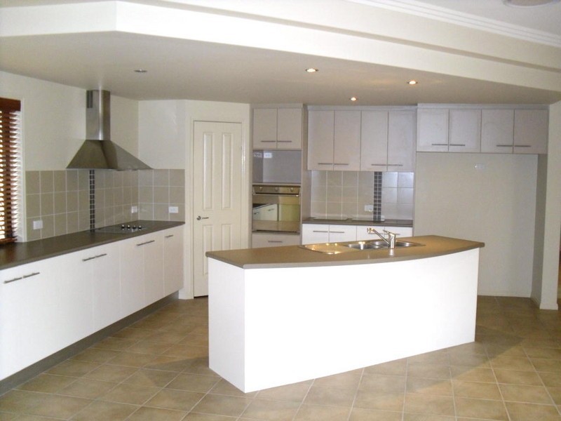 4 Seaeagle Place, Banksia Beach QLD 4507