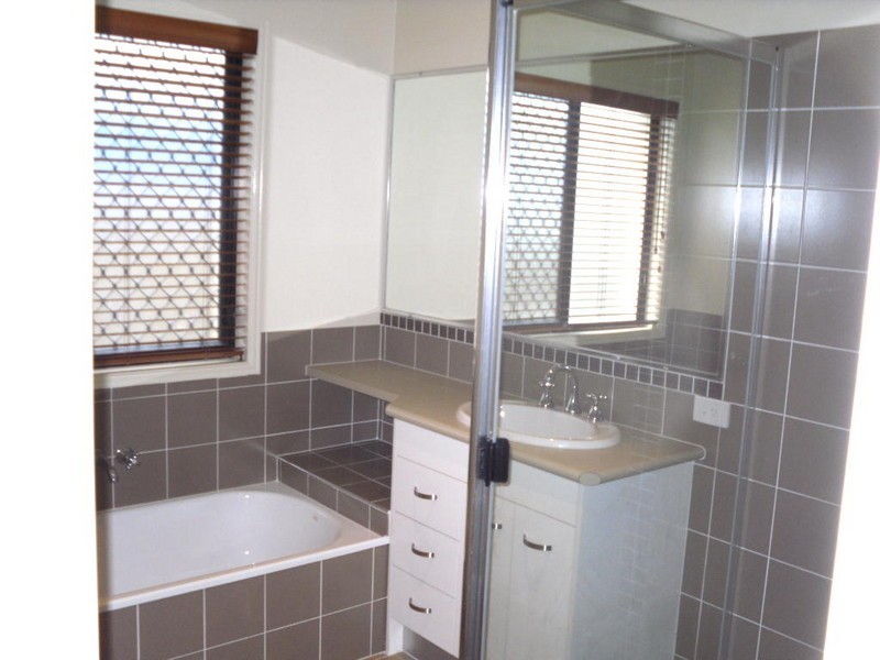 4 Seaeagle Place, Banksia Beach QLD 4507