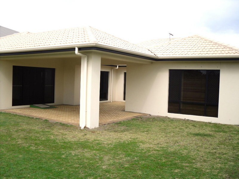 4 Seaeagle Place, Banksia Beach QLD 4507