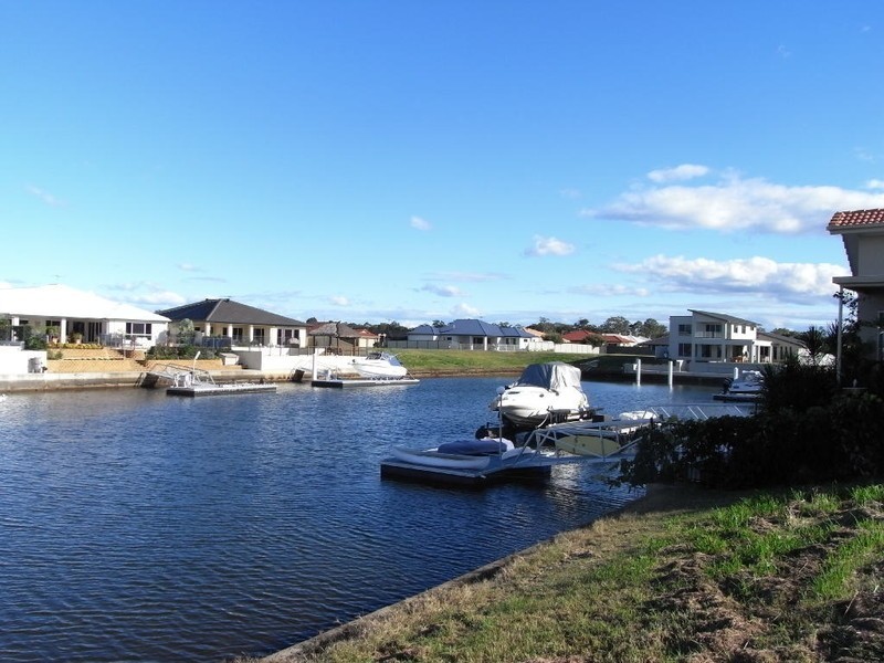96 Kangaroo Avenue, Bongaree QLD 4507