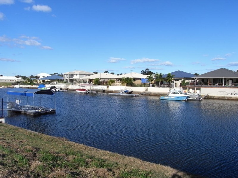 96 Kangaroo Avenue, Bongaree QLD 4507