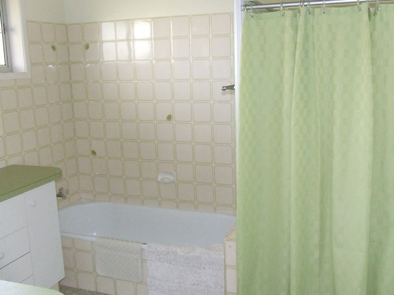 6 Elizabeth Batts Court, Banksia Beach QLD 4507