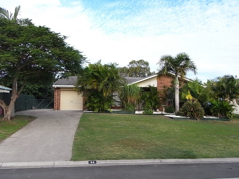 44 Lachlan Crescent, Sandstone Point QLD 4511