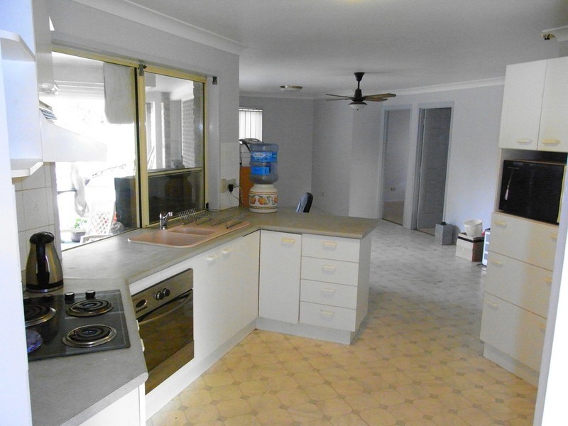 44 Lachlan Crescent, Sandstone Point QLD 4511
