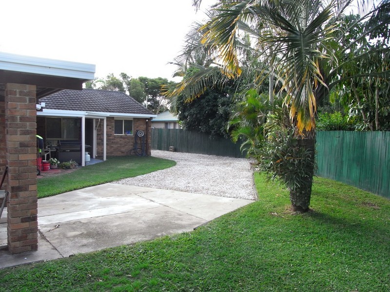44 Lachlan Crescent, Sandstone Point QLD 4511