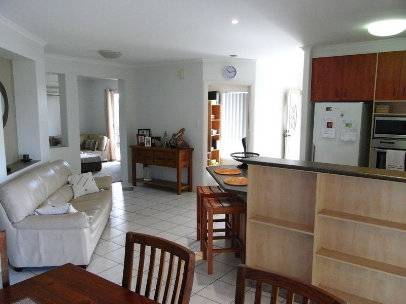 16 Scarborough Court, Sandstone Point QLD 4511
