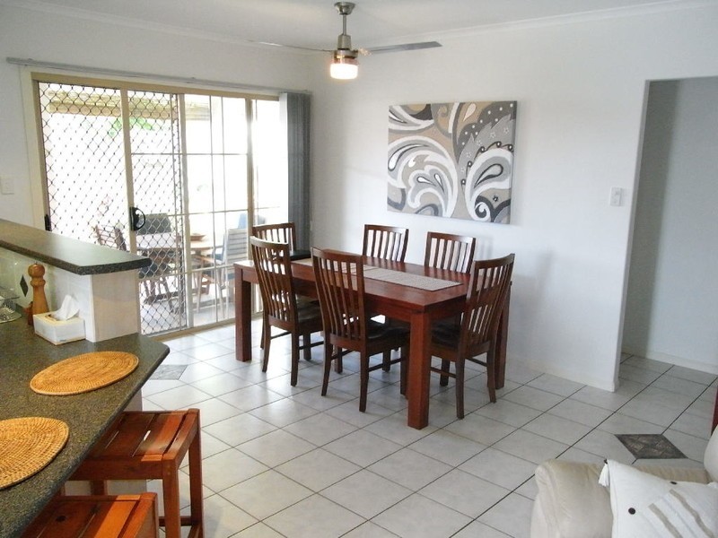 16 Scarborough Court, Sandstone Point QLD 4511