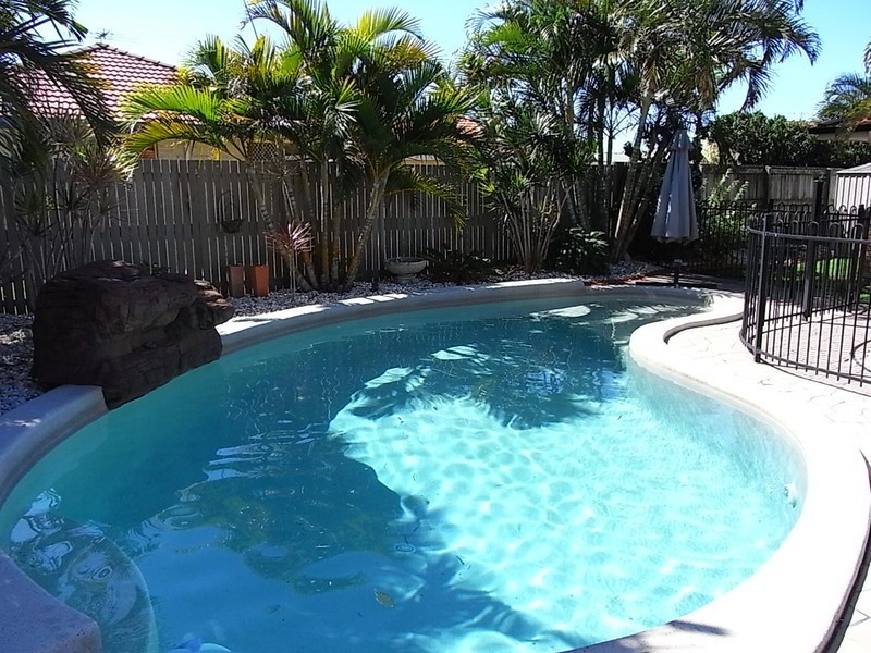 104 Carpenter Way, Sandstone Point QLD 4511