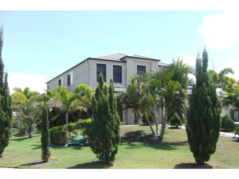 18 Dugong Crescent, Banksia Beach QLD 4507