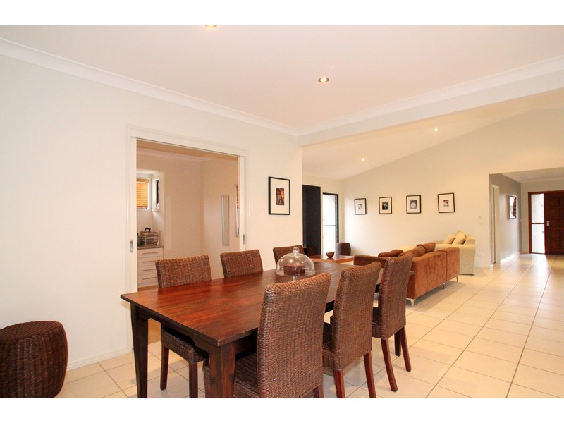 32 Aird Street, Sandstone Point QLD 4511