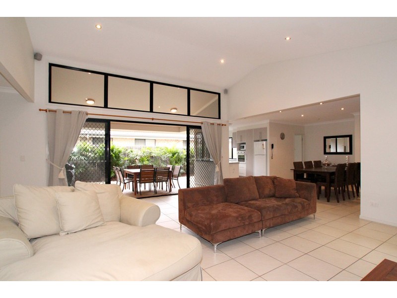 32 Aird Street, Sandstone Point QLD 4511