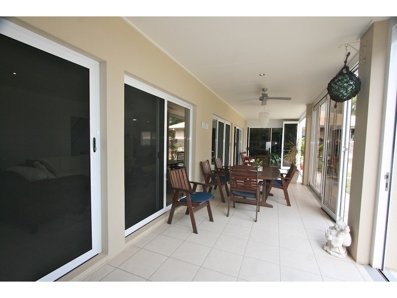 16 Loftus Place, Sandstone Point QLD 4511