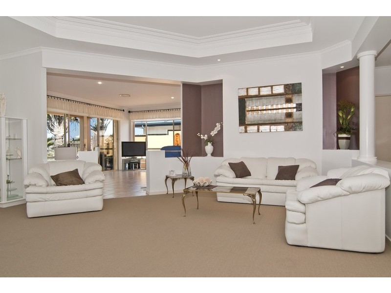 9 Dugong Crescent, Banksia Beach QLD 4507