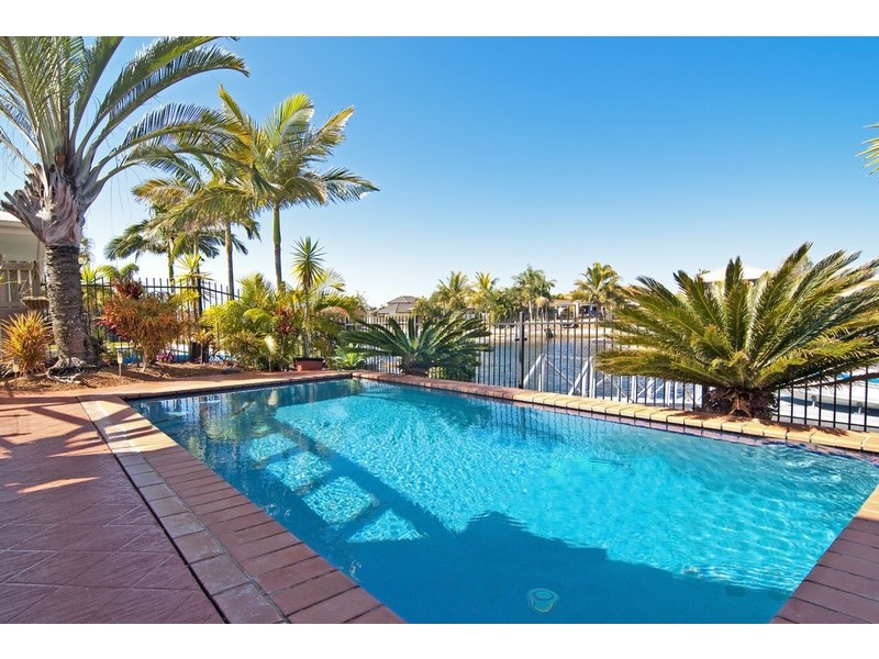 9 Dugong Crescent, Banksia Beach QLD 4507