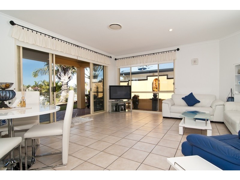 9 Dugong Crescent, Banksia Beach QLD 4507
