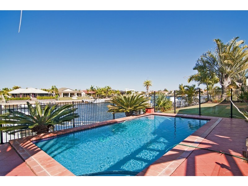 9 Dugong Crescent, Banksia Beach QLD 4507